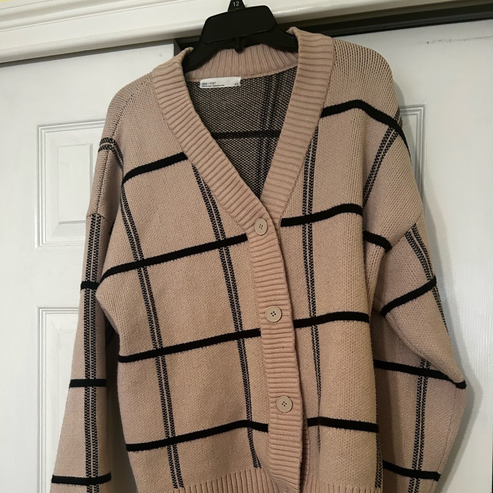 Women’s Oak + Fort OVERSIZED GRID BUTTON FRONT CARDIGAN Size M